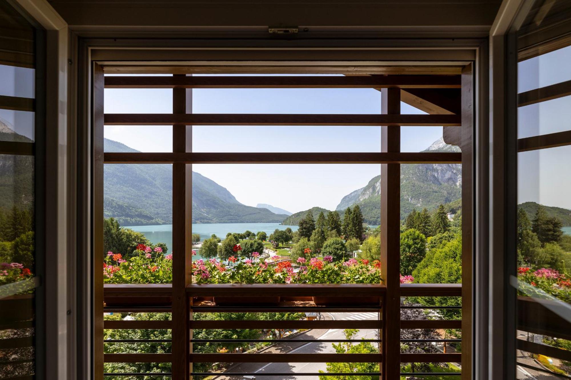 Hotel Lido - Slow & Natural Living Molveno Esterno foto